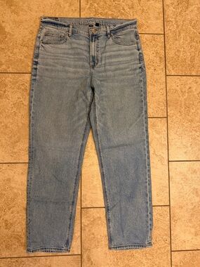 Women’s American Eagle Outfitters jeans size 14 regular